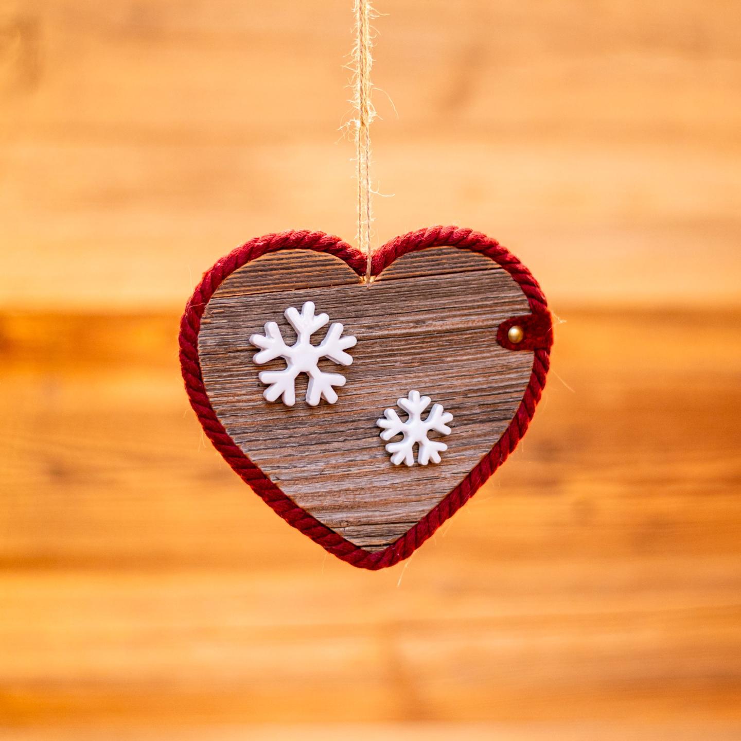 CUORE CON FIOCCHI DI NEVE Rosso Medio legno scuro