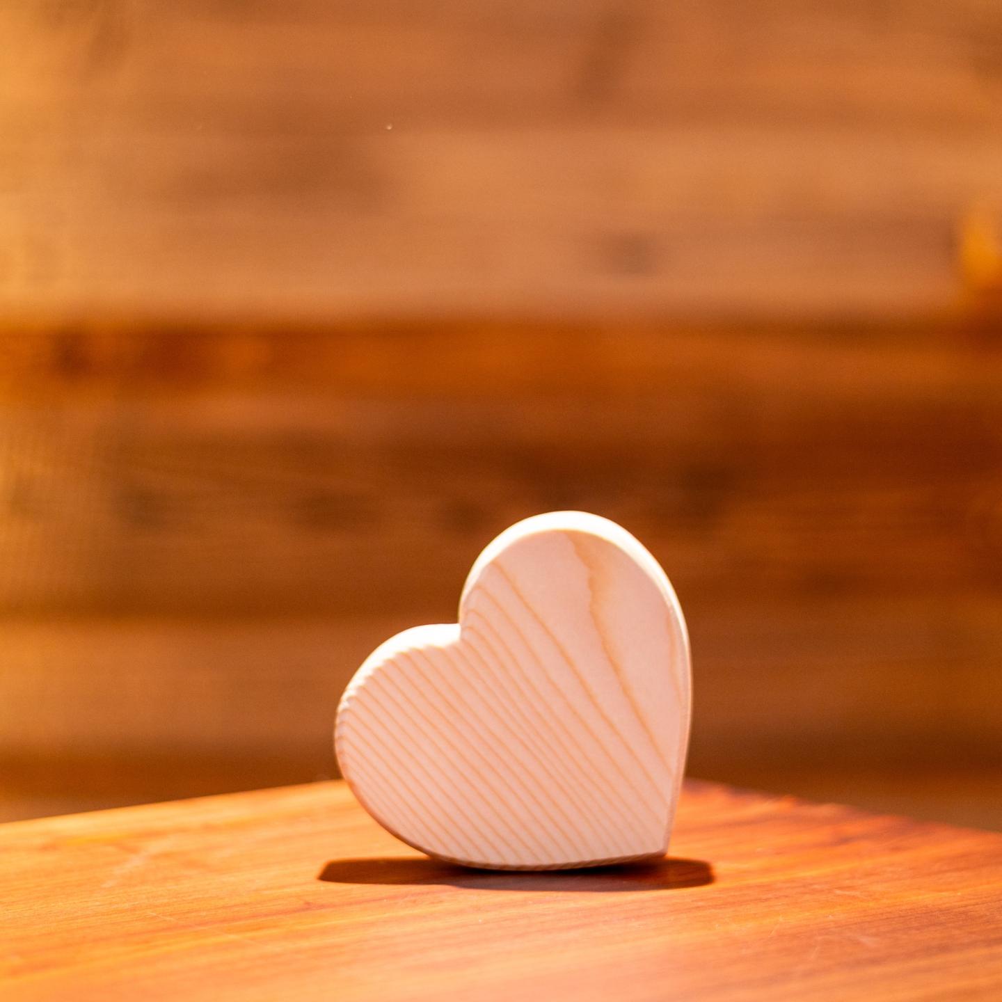 CUORE IN LEGNO Medio 13x12 cm